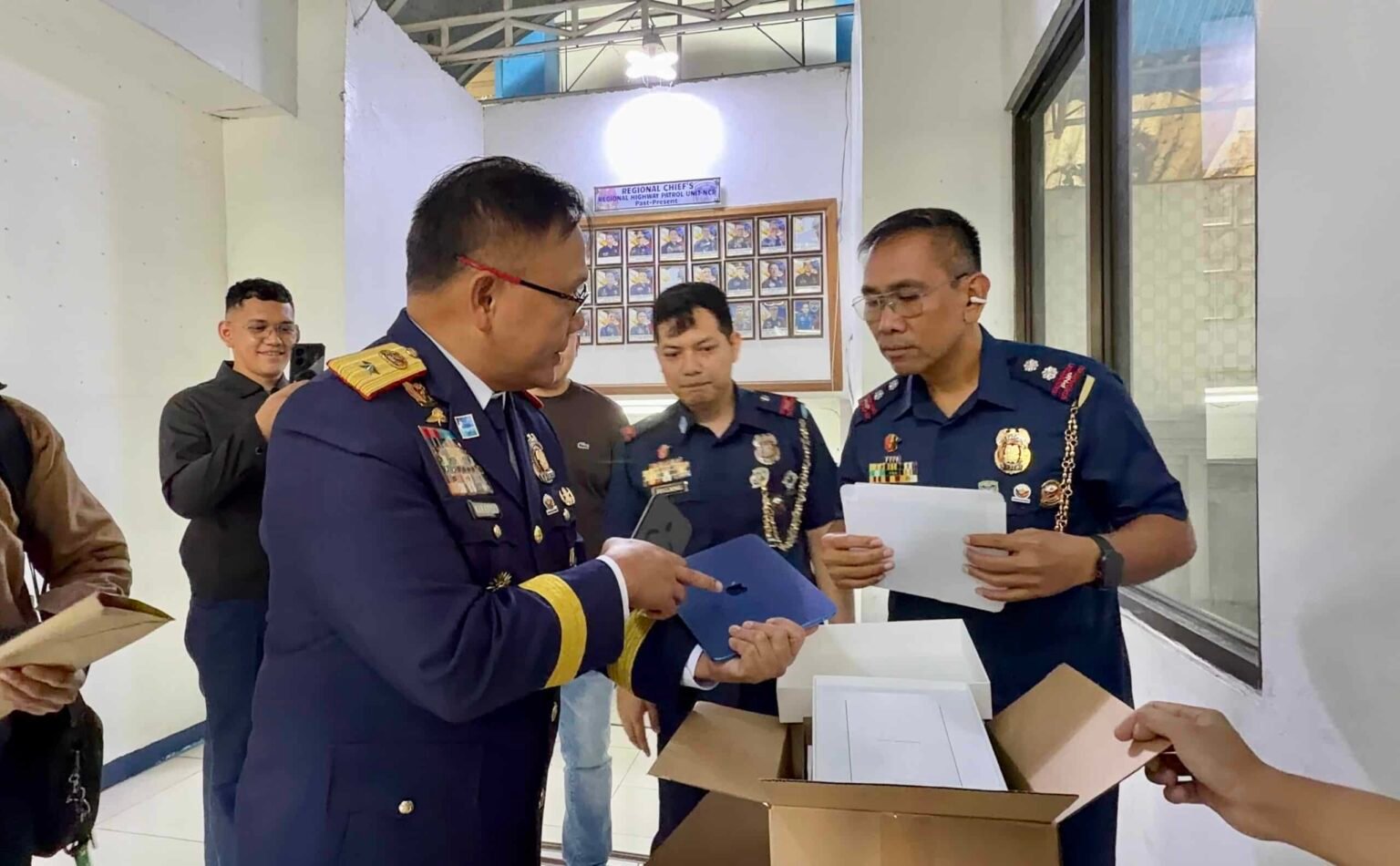 Authorities Seize ₱300 Million in Smuggled Gadgets at Quezon City Checkpoint Authorities Seize ₱300 Million in Smuggled Gadgets at Quezon City Checkpoint