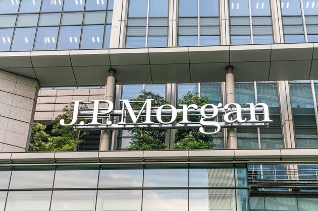 Trump’s B Lawsuit Against JPMorgan: Potential Bank Impacts