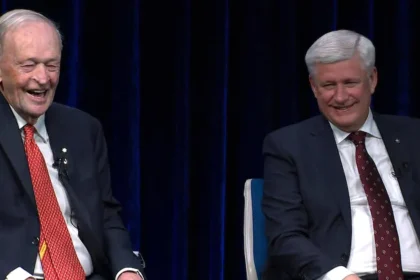 Harper, Chretien Unite on National Sovereignty Amid US Pressure