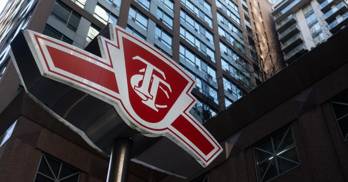 Major Toronto Subway Disruption Halts Line 2 Service for Hours