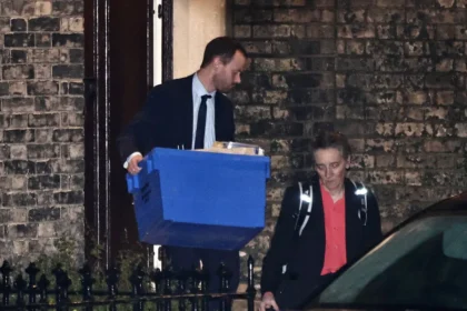 Rayner Warned Starmer on Mandelson’s Epstein Ties Before Police Raids