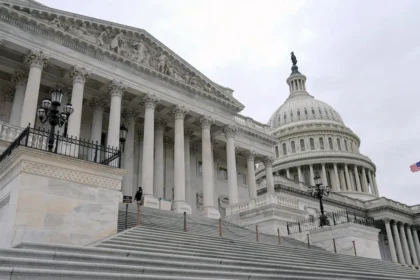 US House Passes Resolution to End Trump’s Canada Tariffs 219-211