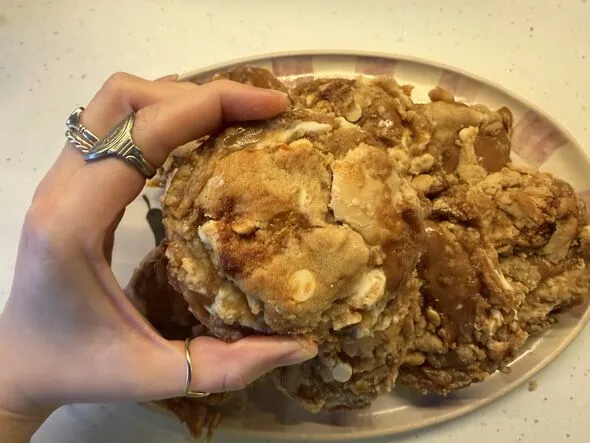 Baker’s Marmite Hack Transforms White Chocolate Cookies Baker’s Marmite Hack Transforms White Chocolate Cookies