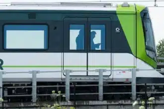 REM Train Service Resumes After Garbage Truck Strikes Viaduct