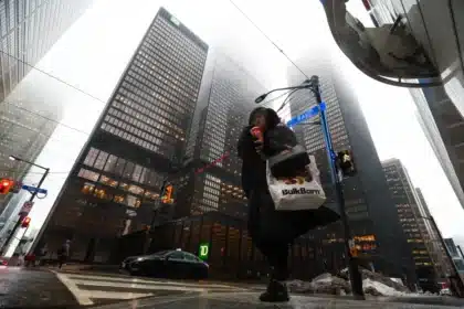 TSX Volatility Plummets When US Markets Close for Holidays