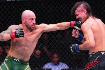 Volkanovski Retains UFC Featherweight Title After Surviving Knockdown