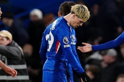 Rosenior Boosts Chelsea Discipline in Win Over West Ham, Garnacho Benched