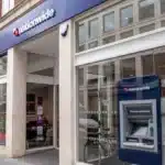 UK House Prices Up 1% Annually Amid Iran Crisis Warnings