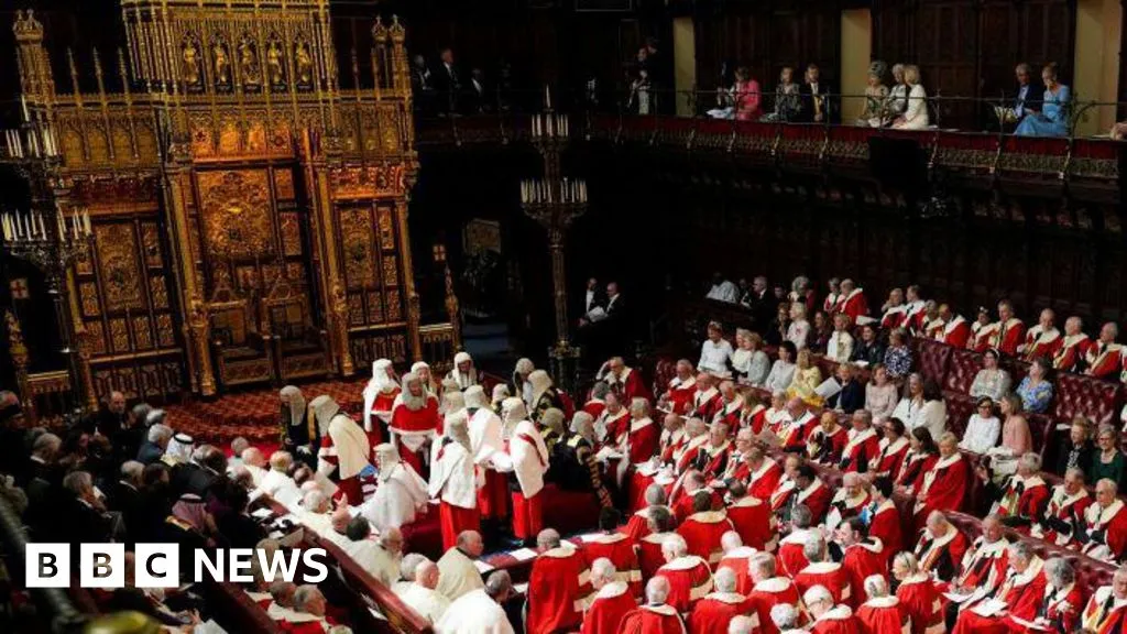 Ministers Propose Extra Life Peers to Break Hereditary Lords Standoff