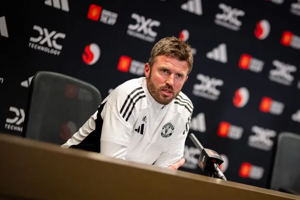 Carrick Unfazed by Scholes’ Criticism After Man Utd Loss