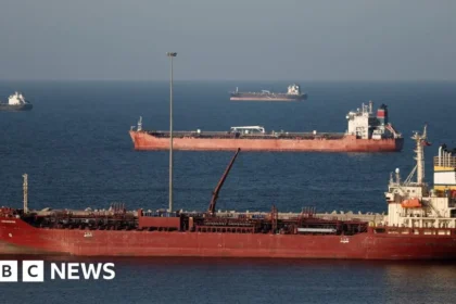 UK Weighs All Options to Secure Strait of Hormuz Oil Route