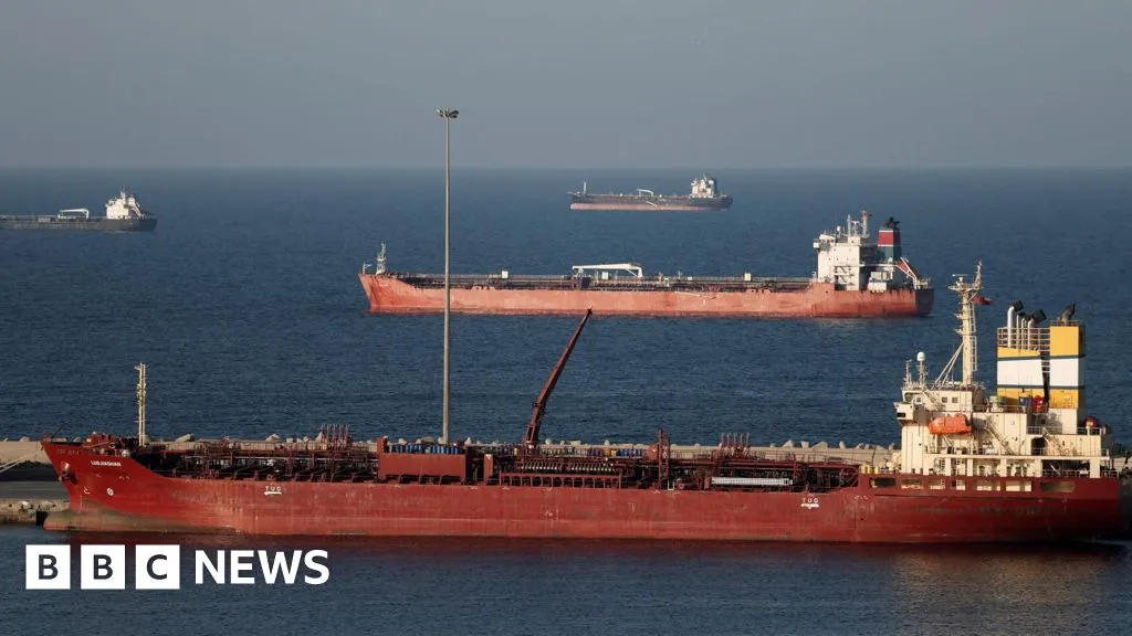 UK Weighs All Options to Secure Strait of Hormuz Oil Route