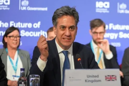 Oil Surge from Hormuz Blockade Sparks UK North Sea Debate