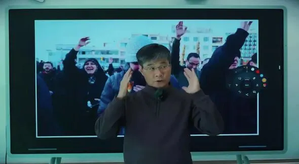 Professor Jiang Predicts US Draft as Iran War Risks 6 Billion Lives
