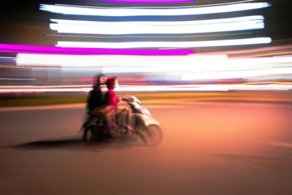 Unlocked iPhones Worth 0 More to Street Thieves on Scooters