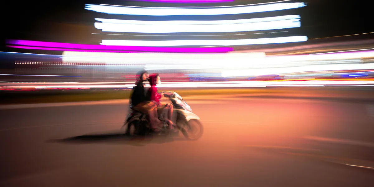 Unlocked iPhones Worth 0 More to Street Thieves on Scooters