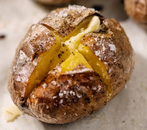 Chef’s Oven Method Delivers Perfect Crispy Jacket Potato