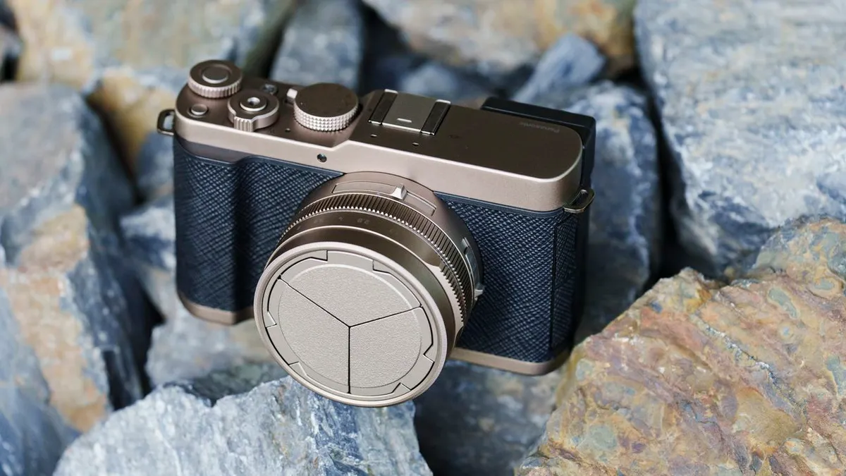 Panasonic Lumix L10 Preorders: Retailers, Prices, Gold Edition